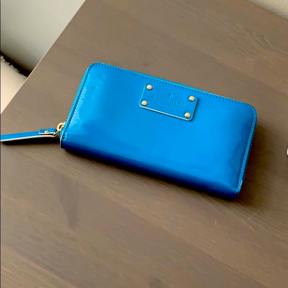 Kate Spade Pasadena Neda Blue Patrnt Leather  Zip Around Accordion Wallet